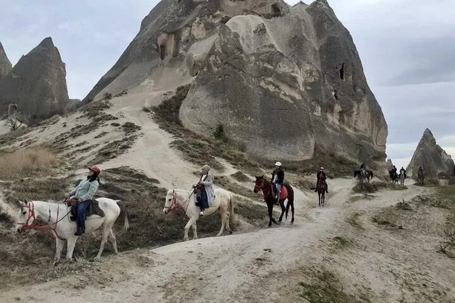 جولة ركوب الخيل في غوريمه، أرض الخيول الجميلة – الصورة 5