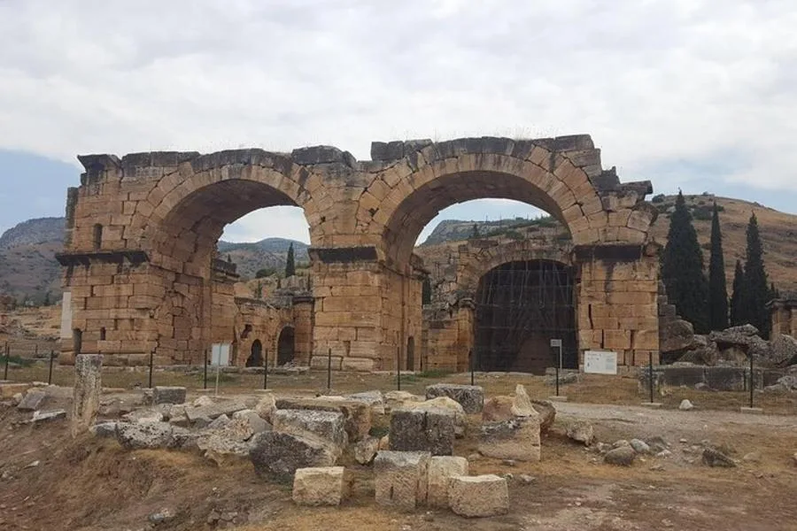 Full Day Pamukkale and Hierapolis Tour from Izmir – photo 4