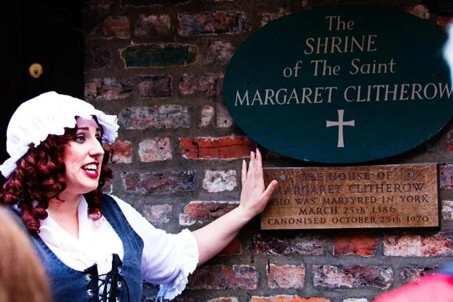 Mad Alice’s Gory History Walking tour – photo 1