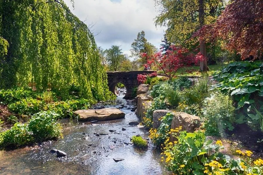 RHS Garden Harlow Carr Entry Ticket – الصورة 3