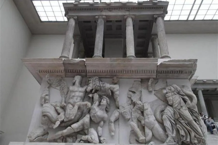 Pergamon Tour – الصورة 2