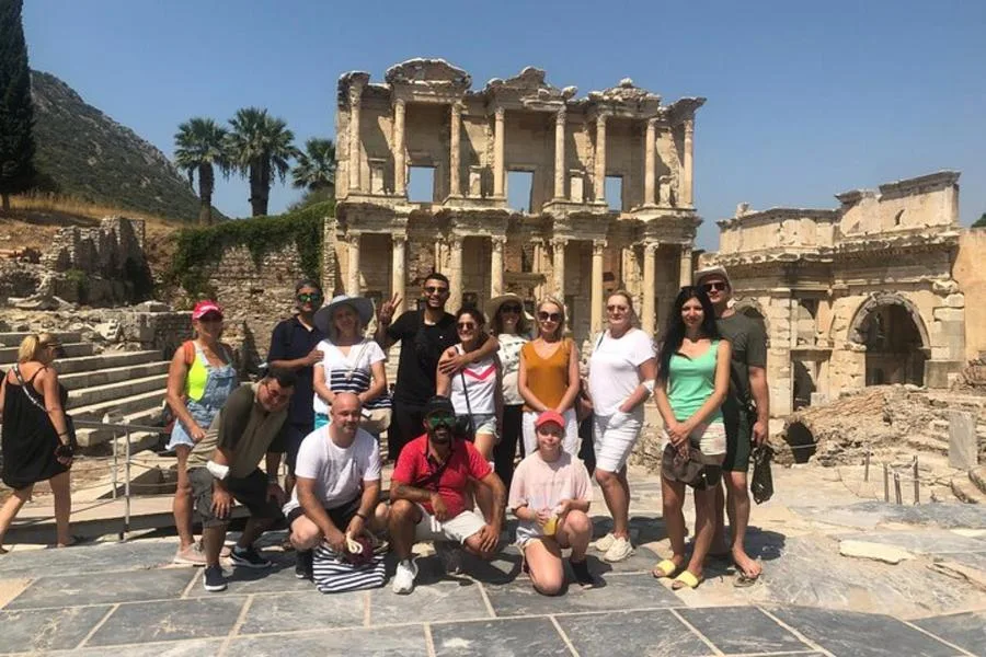 Çeşme Limanı’ndan Özel Efes Günlük Turu/Oteller