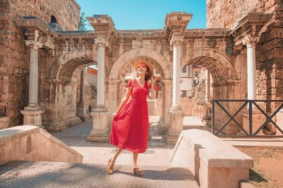 Kemer’den Antalya Şehir Turu: Kaleiçi, Düden Şelalesi ve 1 Saatlik Tekne Gezisi – fotoğraf 4
