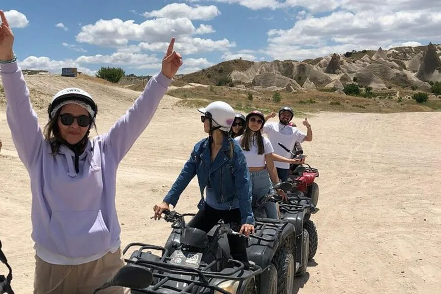 جولة دراجات رباعية لمدة ساعتين في وديان غوريمه – الصورة 3
