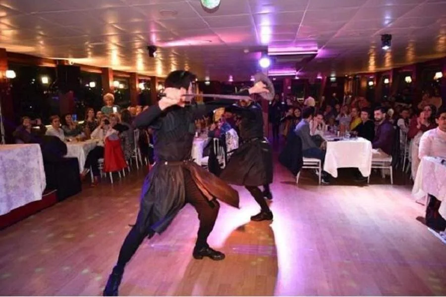 Bosphorus Dinner Cruise and Night Show with Hotel Pickup – photo 4