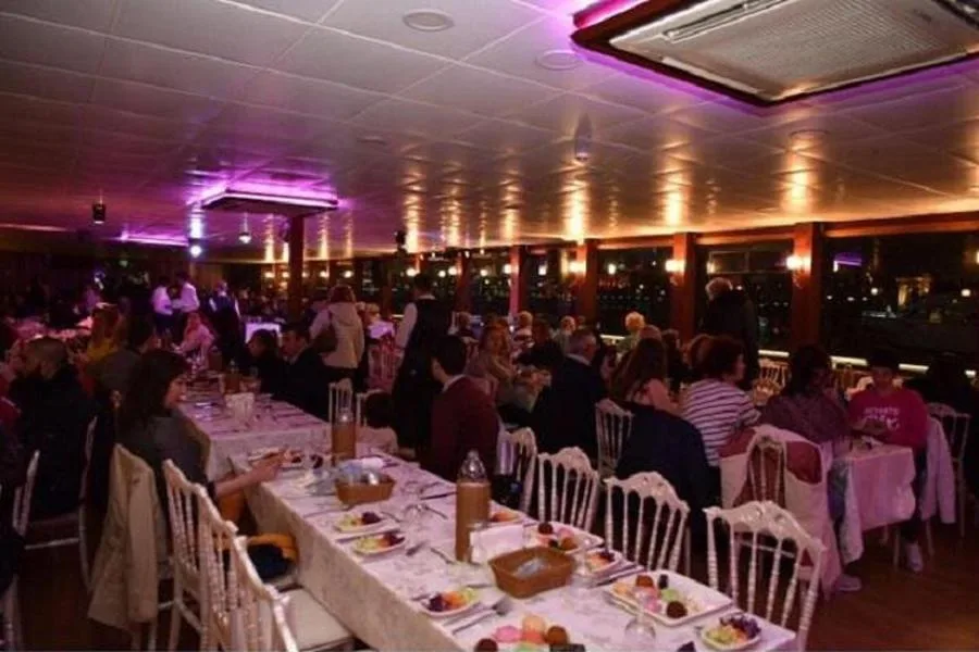 Bosphorus Dinner Cruise and Night Show with Hotel Pickup – photo 5
