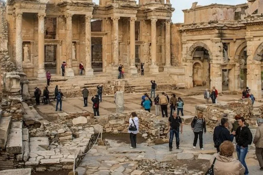 Ephesus Day Tour from Izmir, Kusadasi or Selcuk with Lunch – الصورة 1