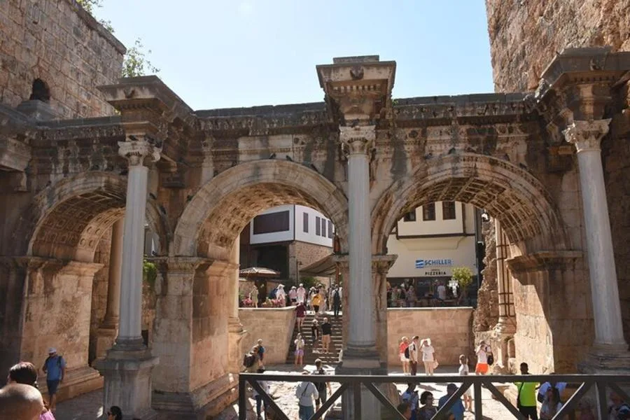 Side’den Rehberli Antalya Şelaleleri Turu ve Serbest Zaman