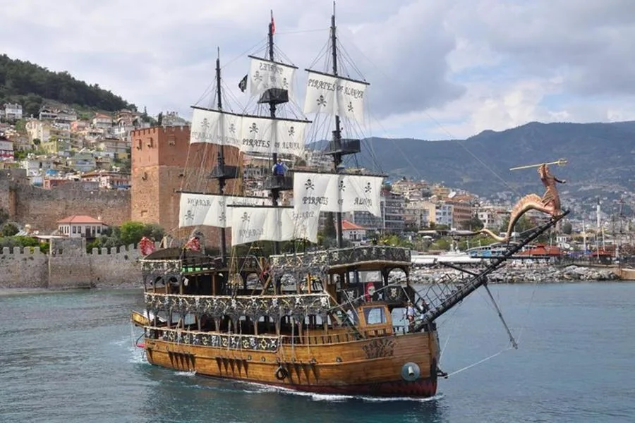 Alanya: Öğle Yemeği ve Alkolsüz İçeceklerle Korsan Tekne Turu – fotoğraf 3