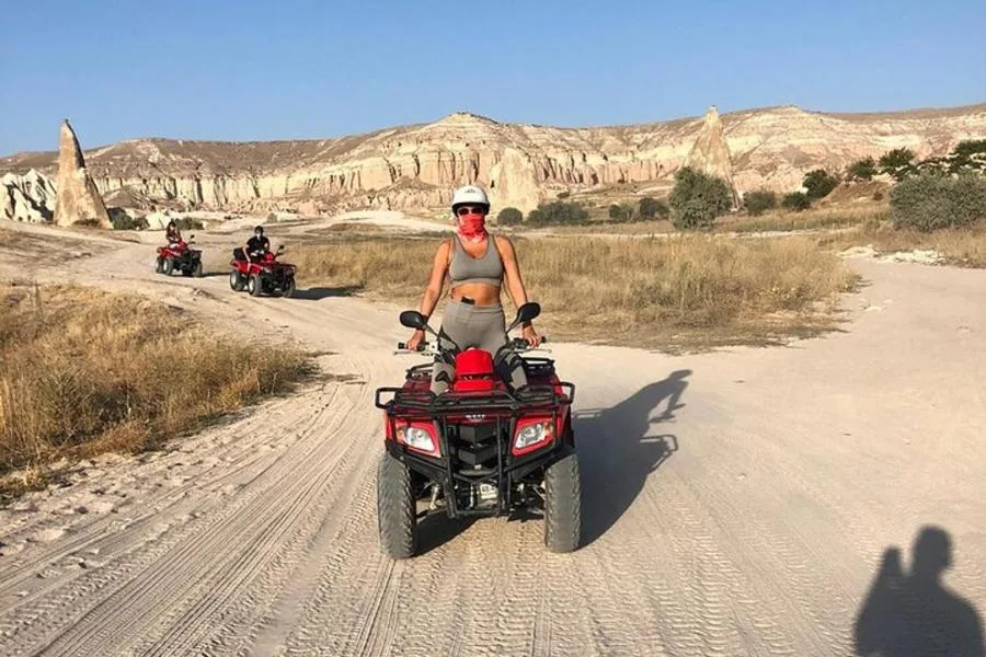 جولة الدراجات الرباعية في كابادوكيا: ساعة أو ساعتان مع خيار الشروق – الصورة 2