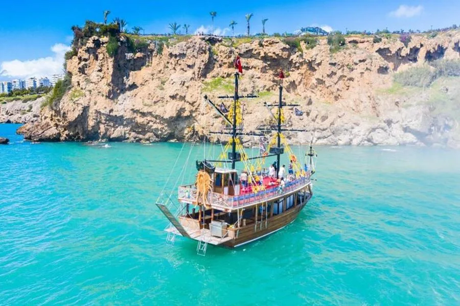 Antalya Yüzme Molalı Tekne Turu: Turkuaz Kıyıda Sakin ve Dinlendirici Bir Gün – fotoğraf 5