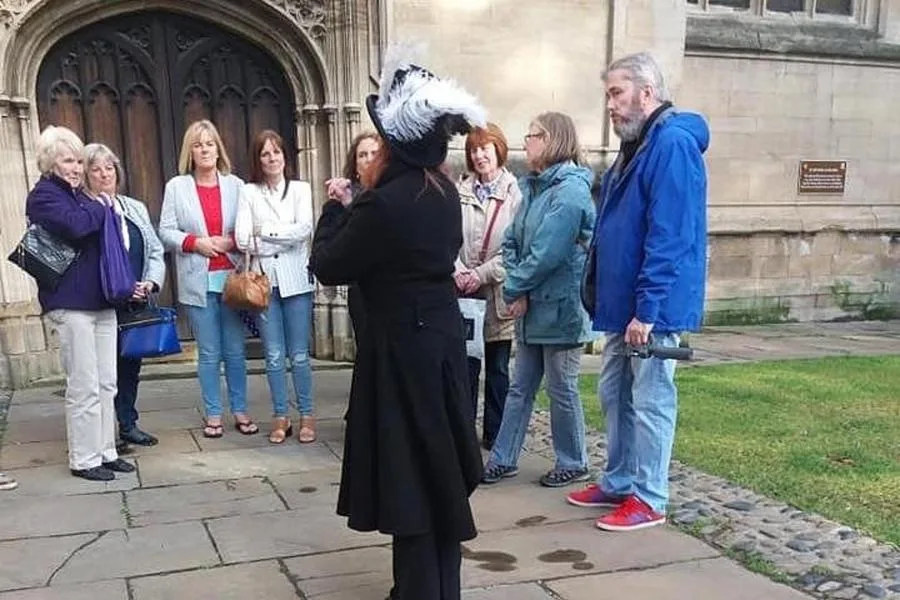 Shadows of York: Ghost Walk and Horrible History. – الصورة 1