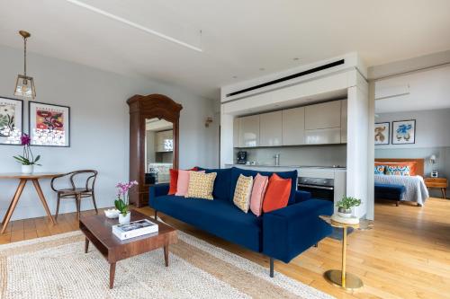 Deluxe One Bedroom Suite