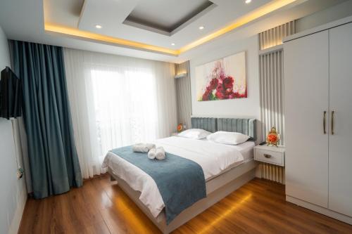 Junior Suite with Balcony