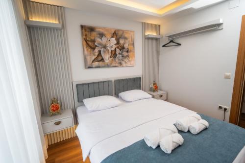 Superior Two‑Bedroom Suite – Partial Sea View