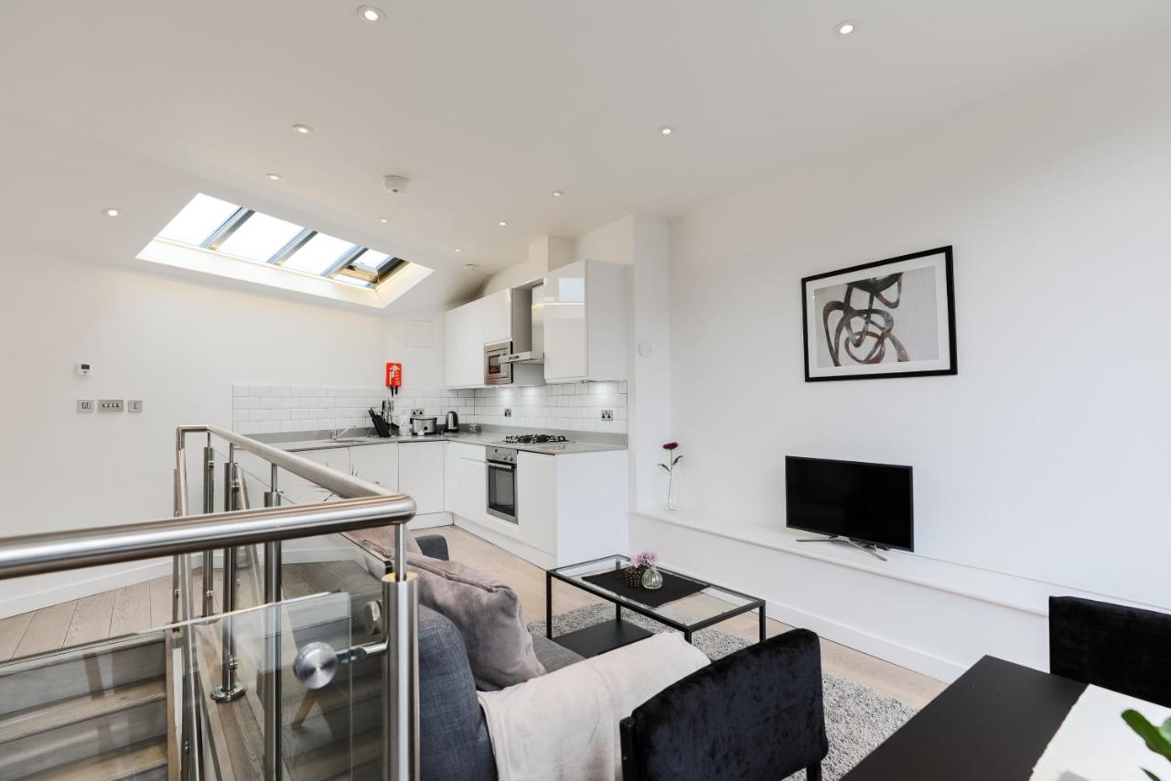 Trafalgar Square Apartments