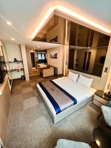 Jakuzili Deluxe Çift Kişilik Oda (Ek Bina)