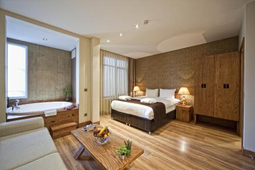 Executive Double Room - Spa with Bathtub