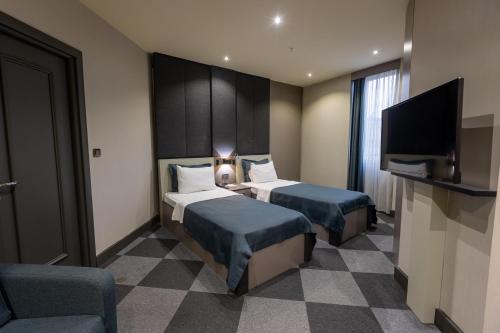 Superior Room with Three Twin Beds - Non-Smoking