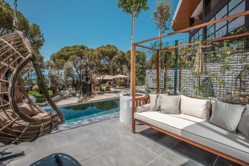 Double or Twin Room with Swimming Pool Access