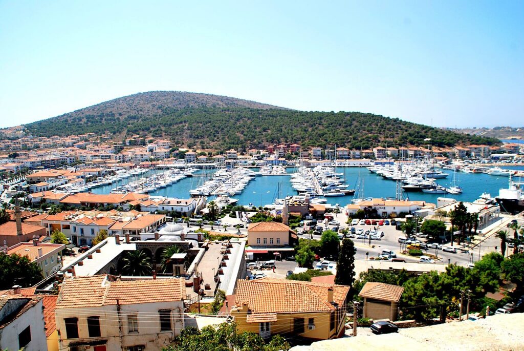 Çeşme marinası ve kasaba