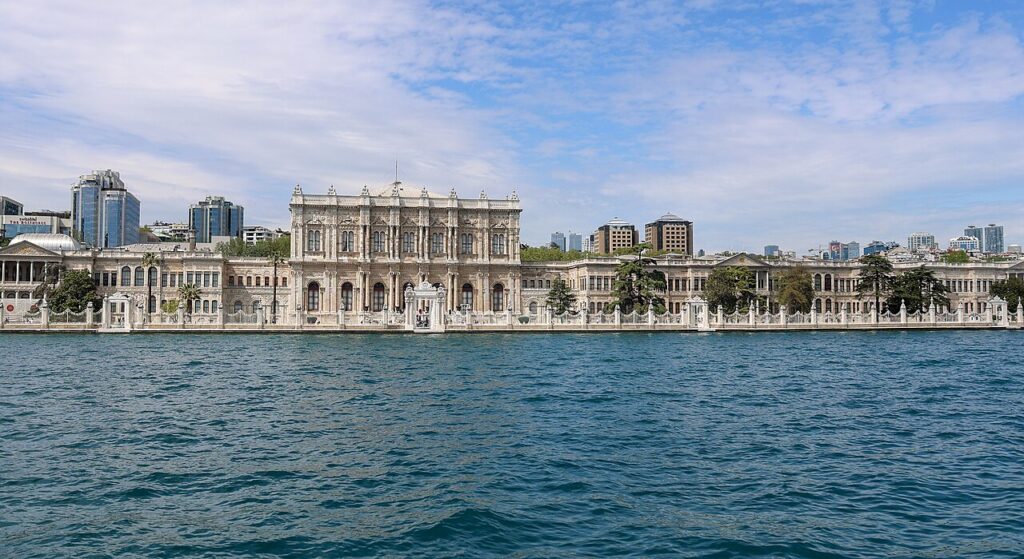 Boğaz'dan Dolmabahçe Sarayı