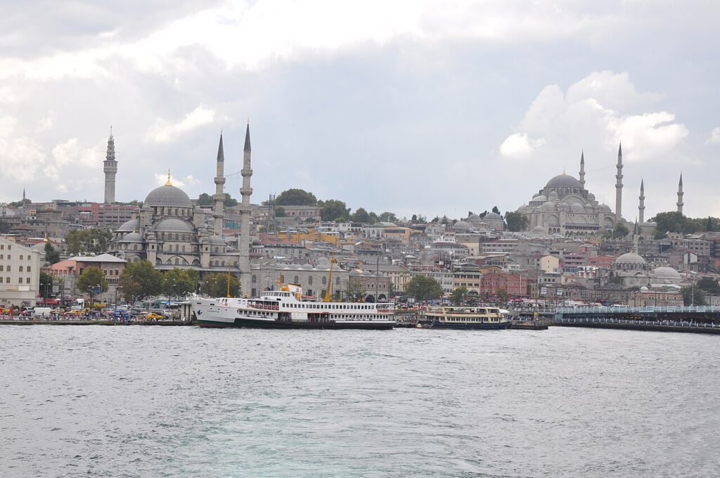 Eminönü and its historic mosques from the water