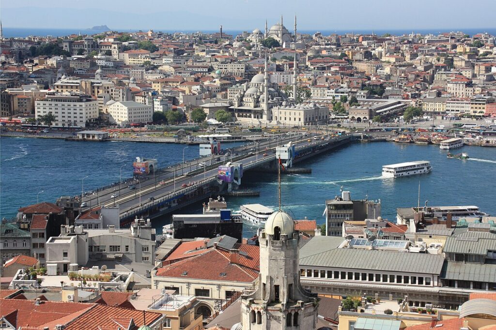 Galata Kulesi'nden Galata Köprüsü ve tarihi yarımada