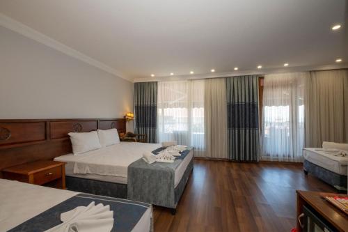 Family Room - Sea View