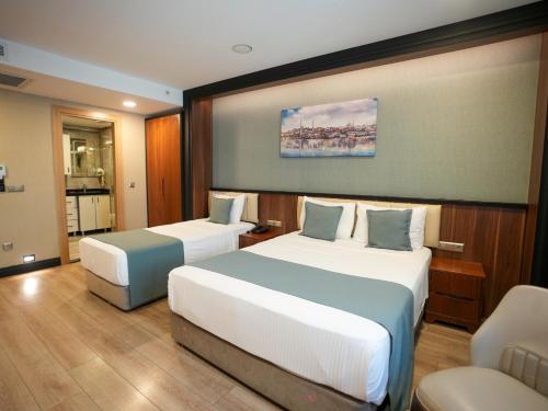 Standard Quadruple Room