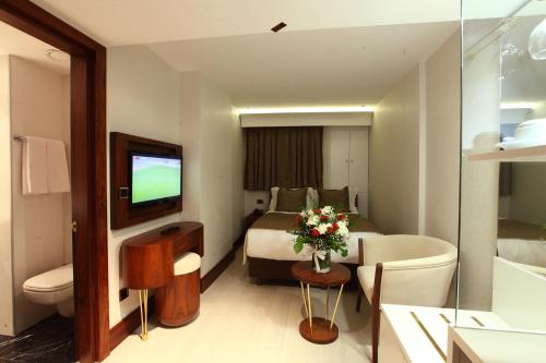 Economy Room