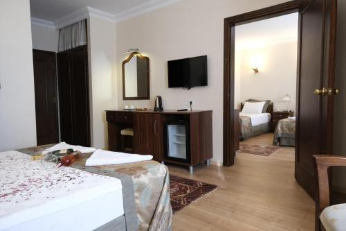Deluxe Quadruple Room