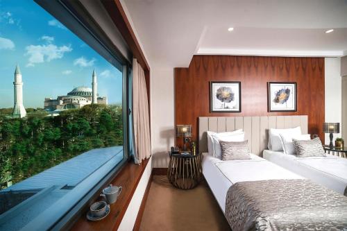 Superior Room - City View