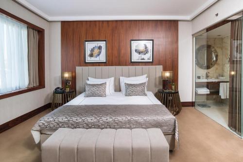 Superior Room - Land View