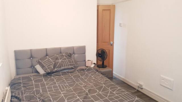 Double Bedroom In Withington, M20. 1 DB Bed, RM 2