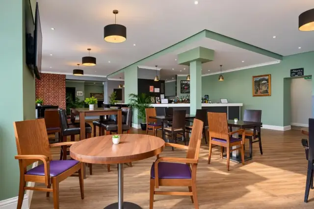 Belvilla Crewe Arms Hotel