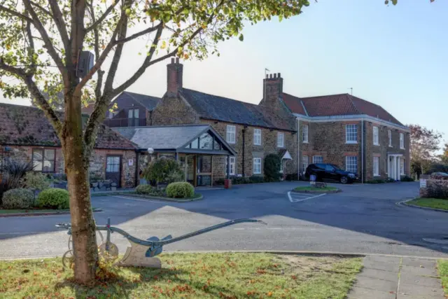 Knights Hill Hotel & Spa