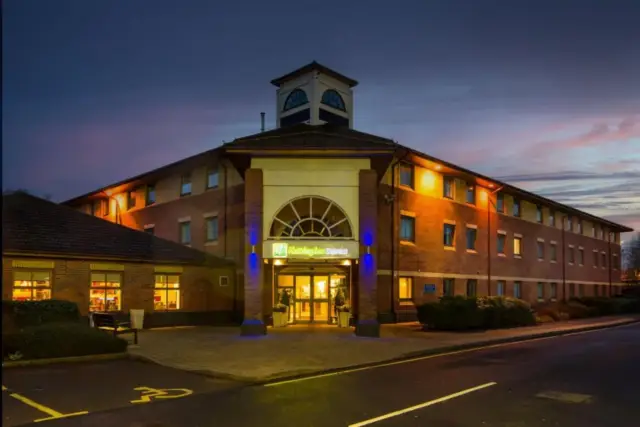 Holiday Inn Express Warwick – Stratford-upon-Avon by IHG