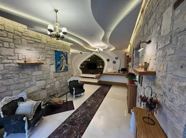 Atrium Suites