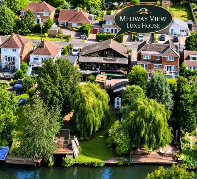 MEDWAY VIEW LUXE HOUSE in Maidstone City Centre with Parking