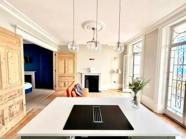 The Royal Harbour Suites – Wellington Crescent
