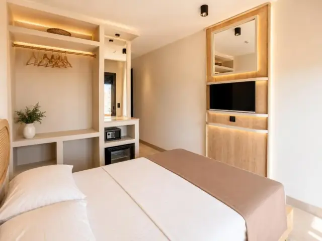 Double Room with Balcony and Sea View