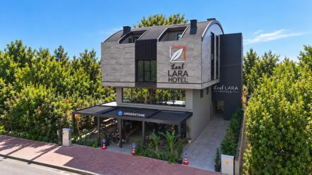 Leaf Lara Hotel