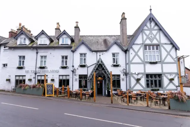 De Trafford Arms by Chef & Brewer Collection