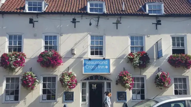 Beaumond Cross Inn