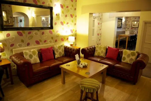 Strawberry Bank Hotel, NEC