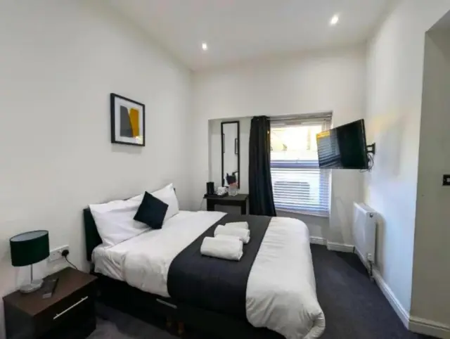 OYO Firs Lodge London Heathrow