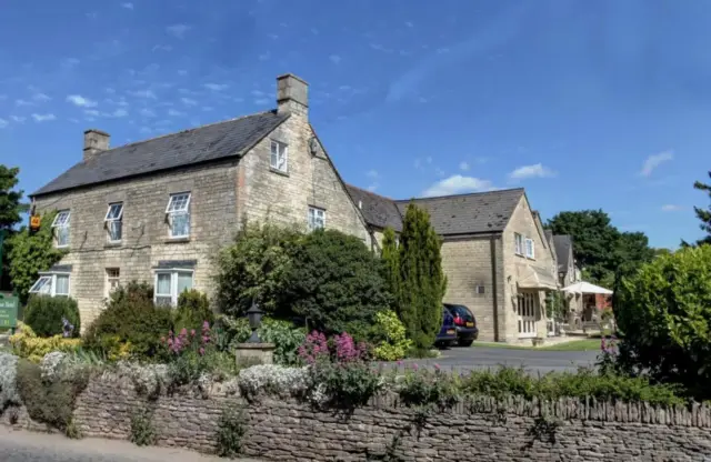 Pettifers Bed & Breakfast Hotel
