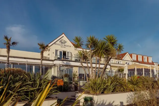 Roslin Beach Hotel
