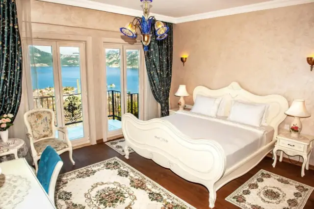 Swan Lake Hotel – Adult Only